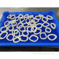 Todarodes glaciaux anneaux de calmar pacificus dans des produits chimiques traités